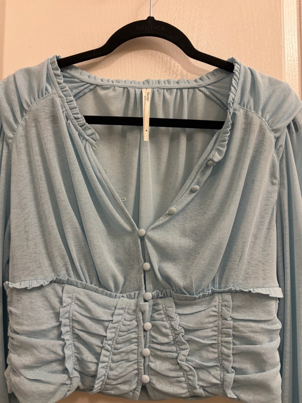 Light Blue Ruched‎ Button-Front Long Sleeve Top - Picture 5 of 6